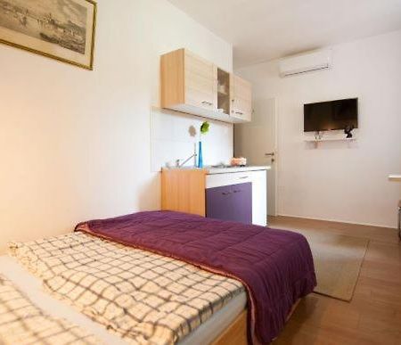 Centar 2 Private Room With Ensuite And Kitchenette 스플리트 외부 사진