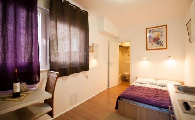 Centar 2 Private Room With Ensuite And Kitchenette 스플리트 외부 사진